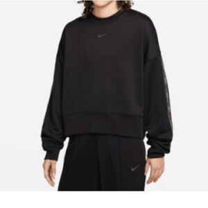 Nike Women's Oversized black sweatshirt